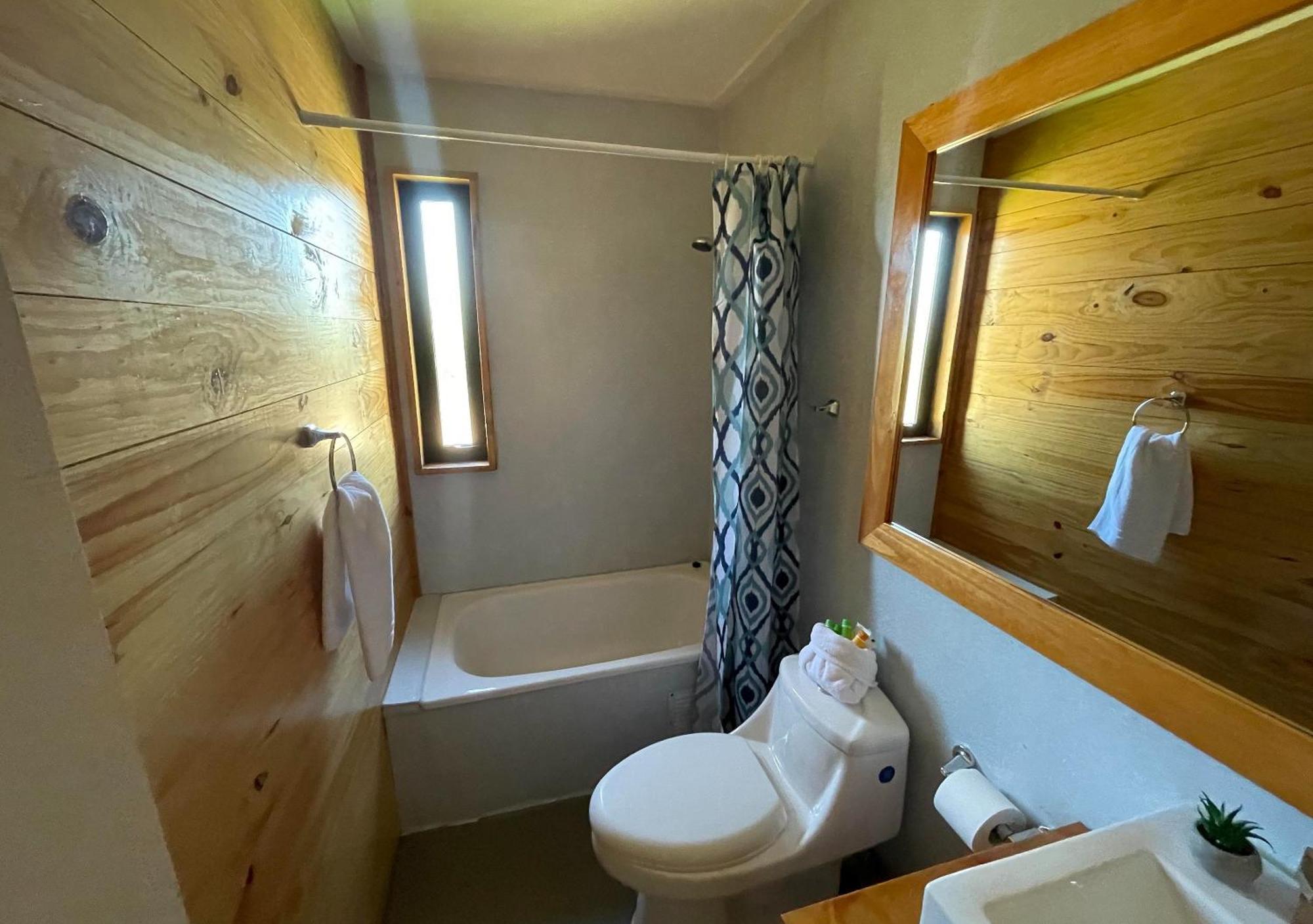 Hostal Puerto Madera Pelluhue Esterno foto
