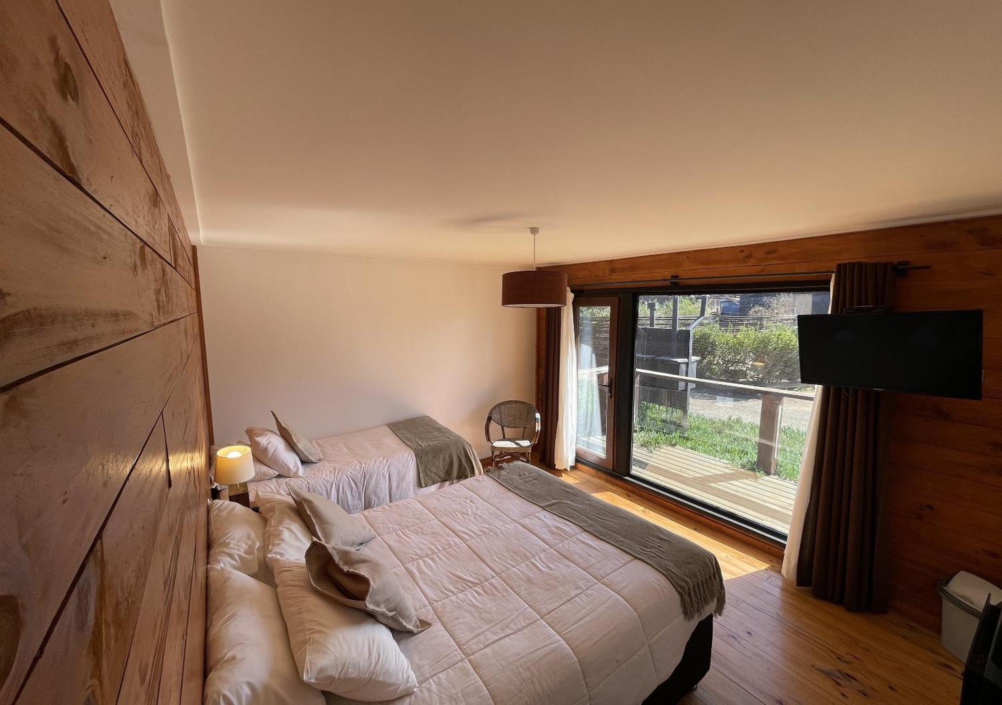 Hostal Puerto Madera Pelluhue Esterno foto