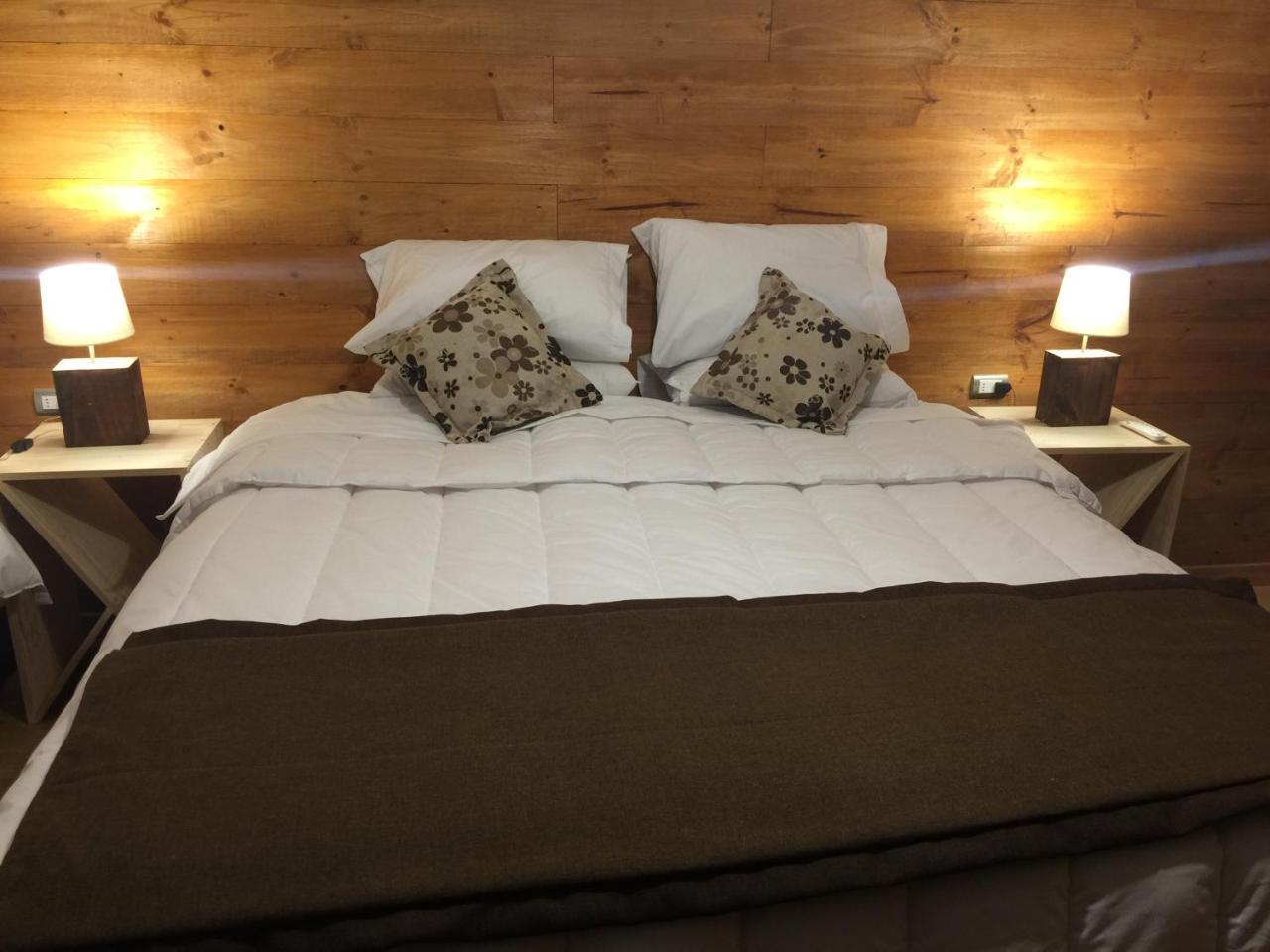Hostal Puerto Madera Pelluhue Esterno foto