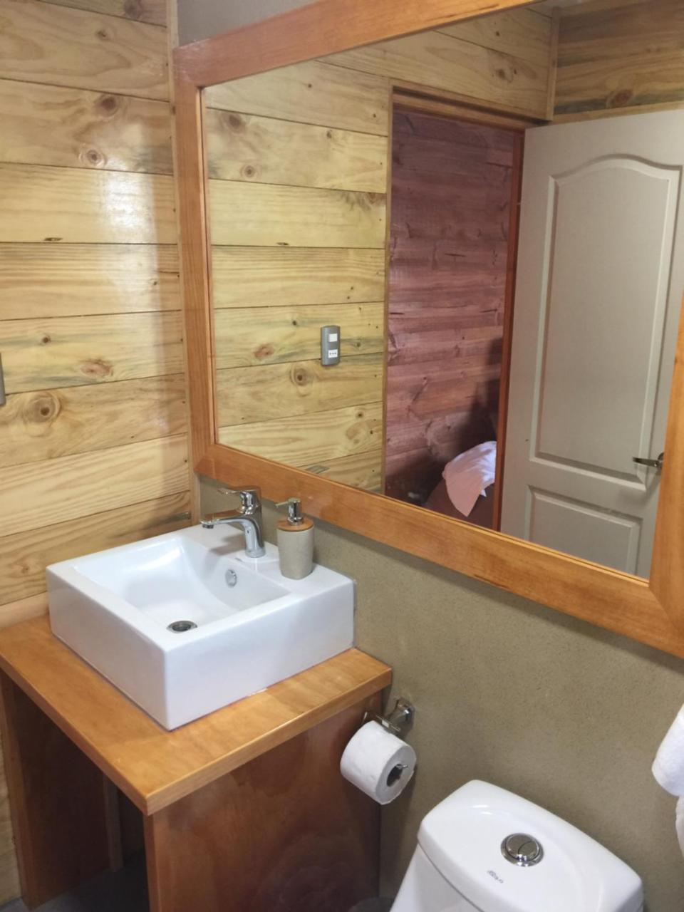 Hostal Puerto Madera Pelluhue Esterno foto